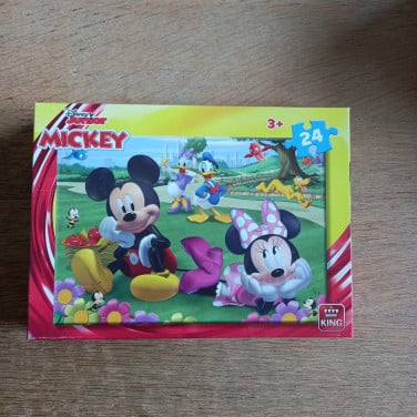 2 puzzels Mickey Mouse/Spiderman