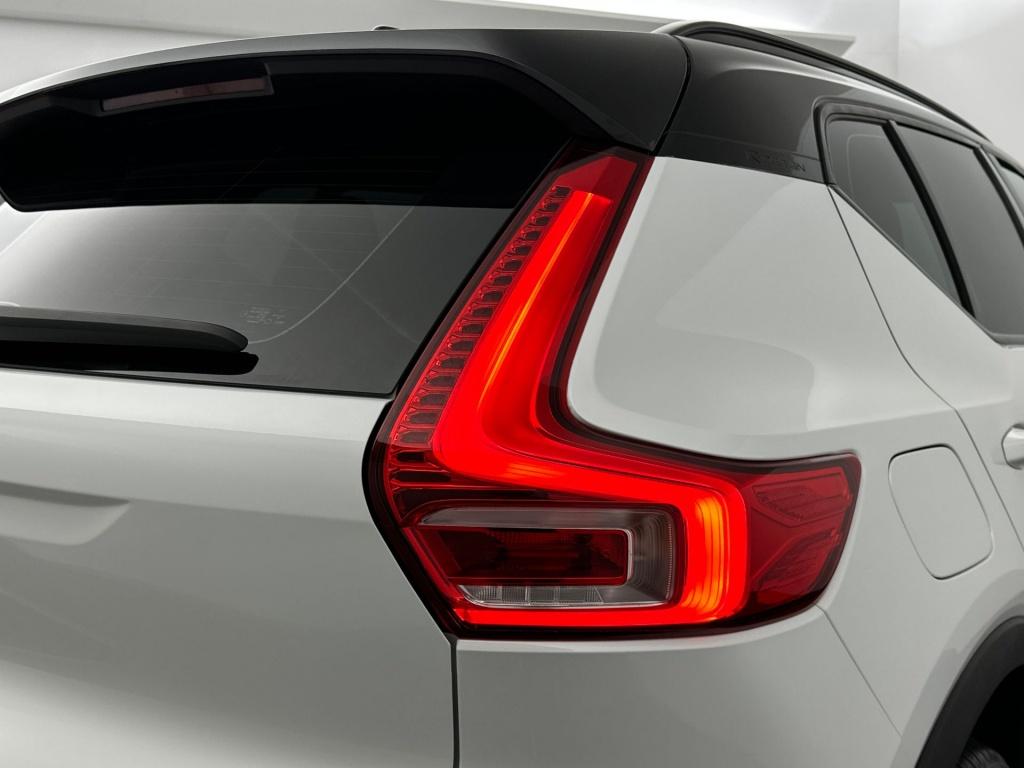 Volvo XC40 1.5 t3 r-design | 360 | electr. stoelen | harman kardon | parkee