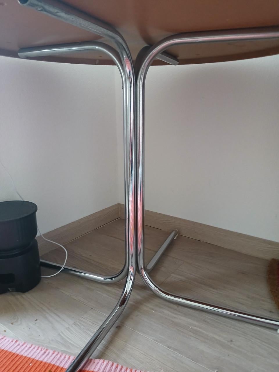 Witte ronde eettafel