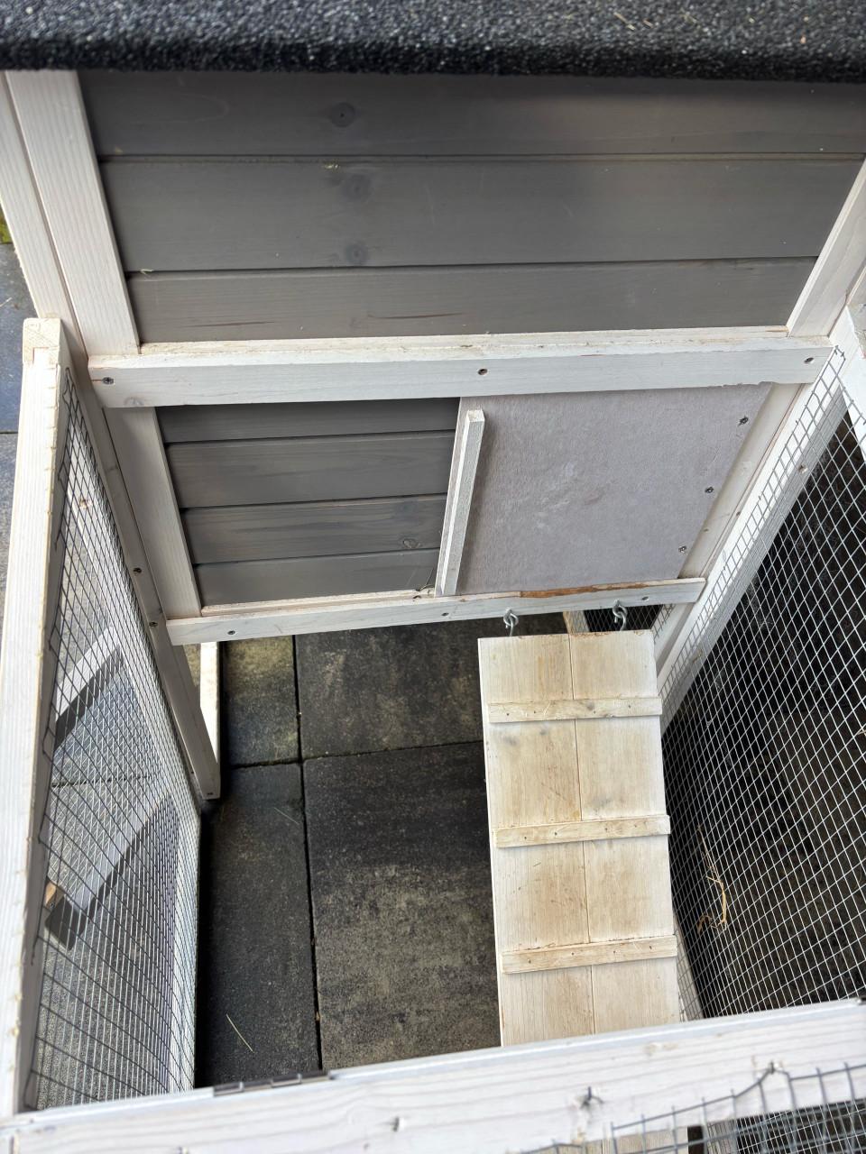 Ruim konijnenhok met ren - geschikt voor 2 konijnen