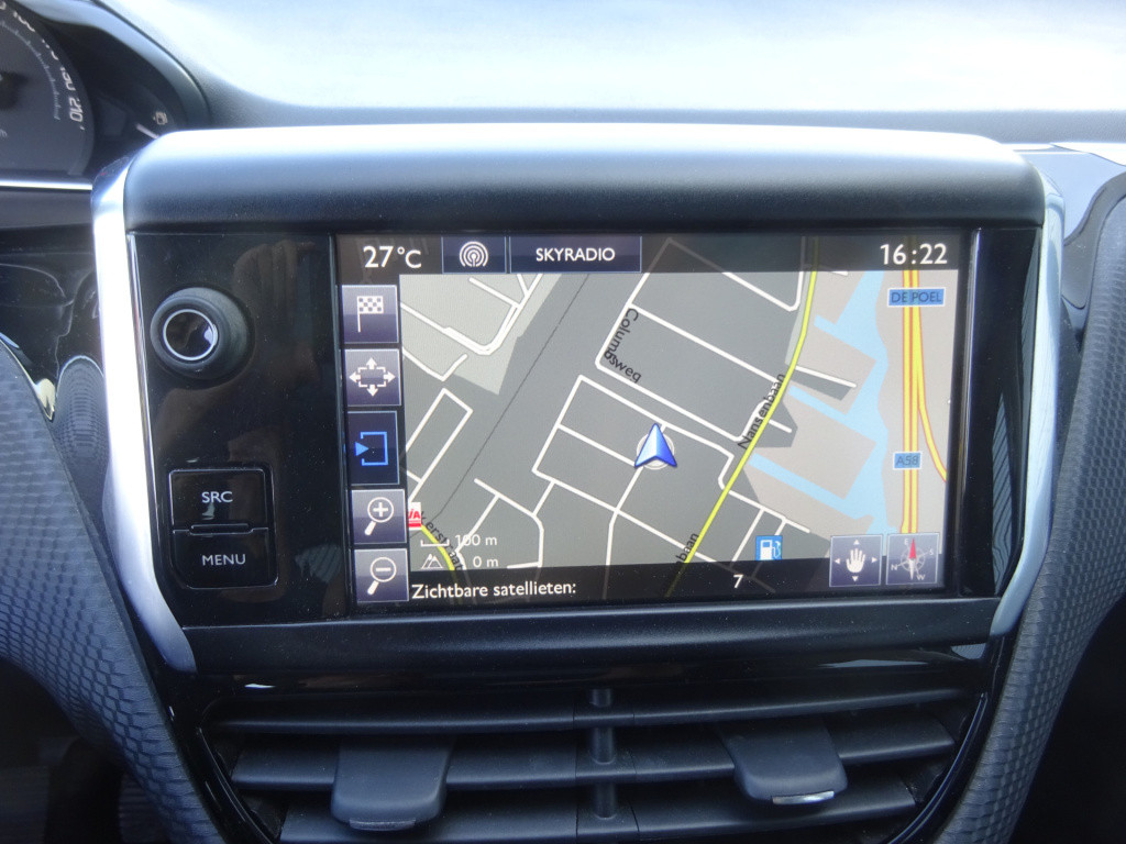 Peugeot 2008 1.2 puretech active panoramadak / trekhaak / navigatie