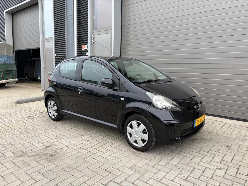 Toyota Aygo 1.0-12v +/apk/129.000/airco/centraal/