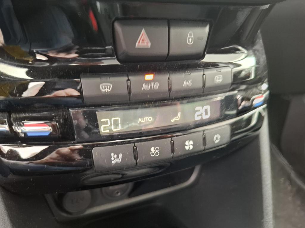 Peugeot 2008 suv 110 allure pano/clim/lmv/trekhaak