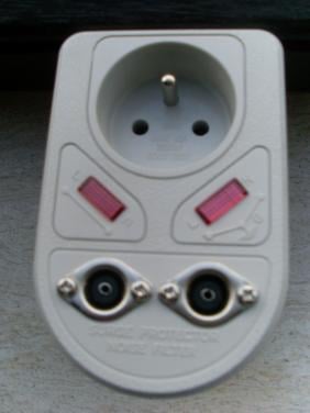 Beveiliger / Geluidsfilter Ahoku 10/16a 250VAC