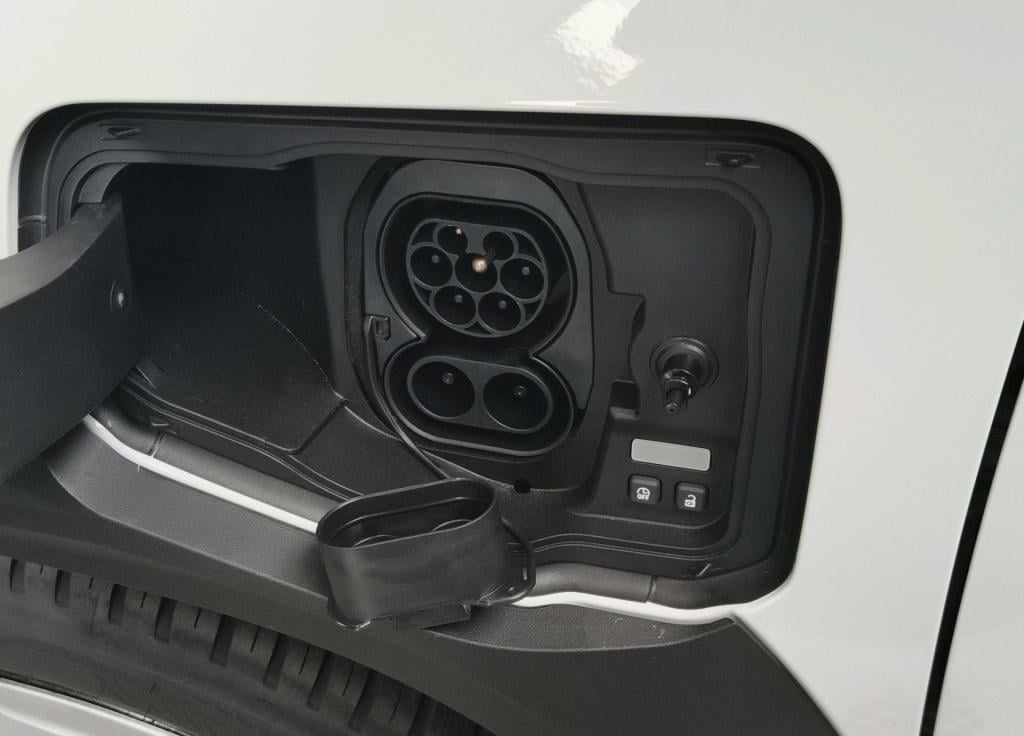 Renault 4 renault e-tech electric evolution comfort range van 52kwh