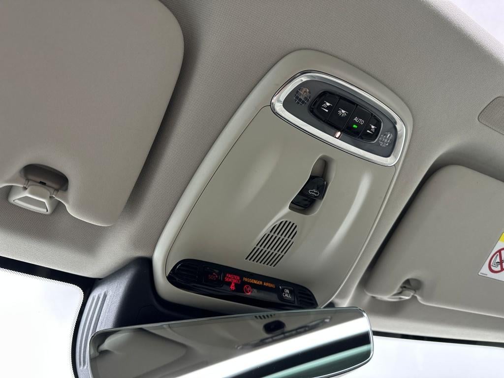 Volvo XC60 t8 390pk recharge momentum|