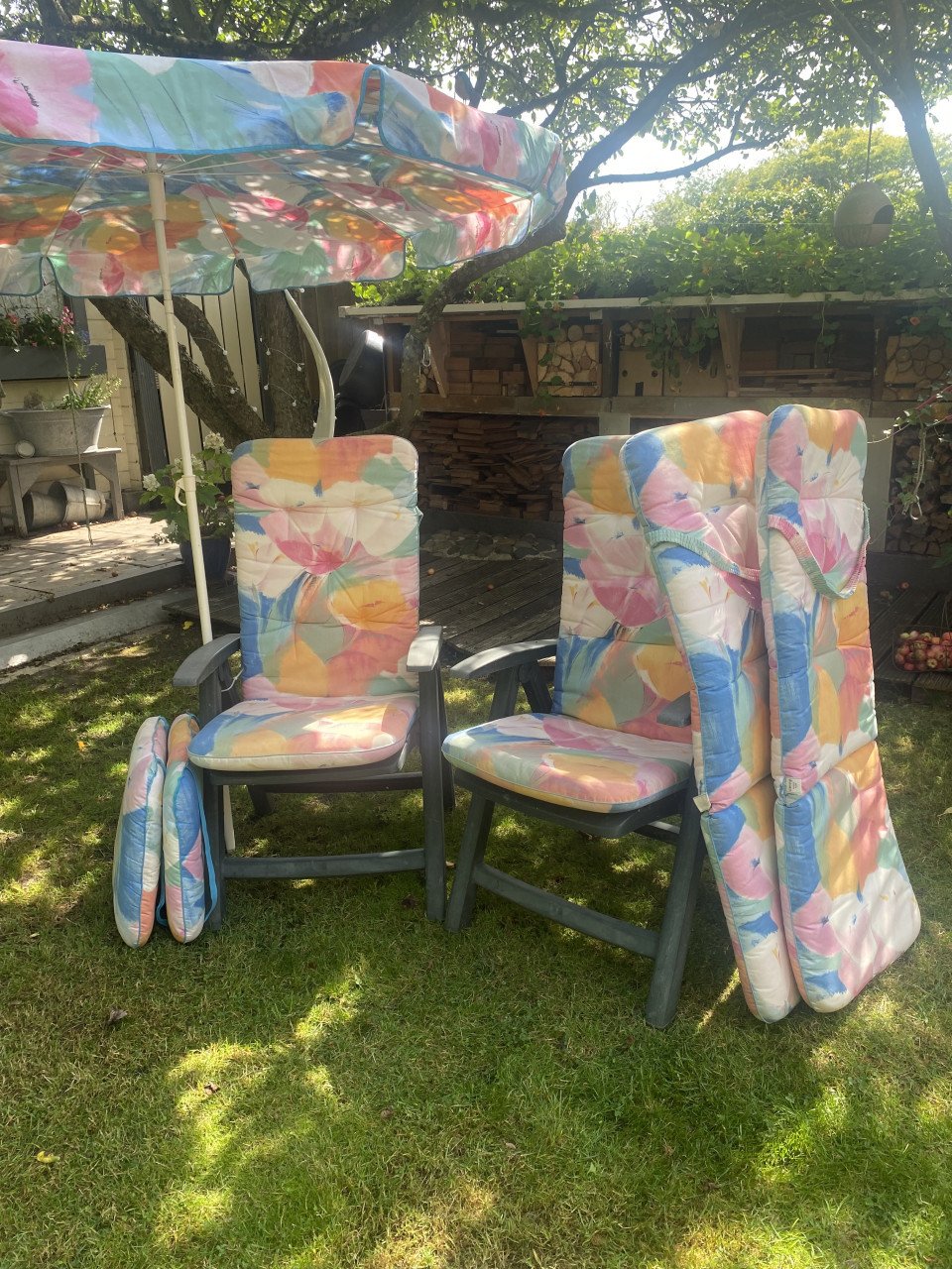 Kussenset tuinstoel terrasstoel 4x, voetenbankje 2x, parasol, tafelkleden