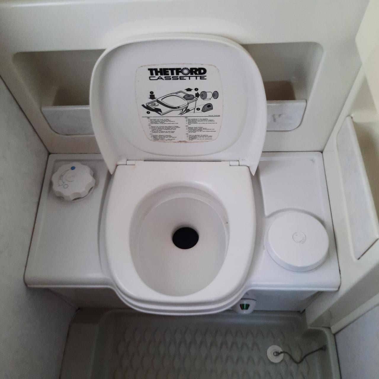 Hobby 495 met voortent