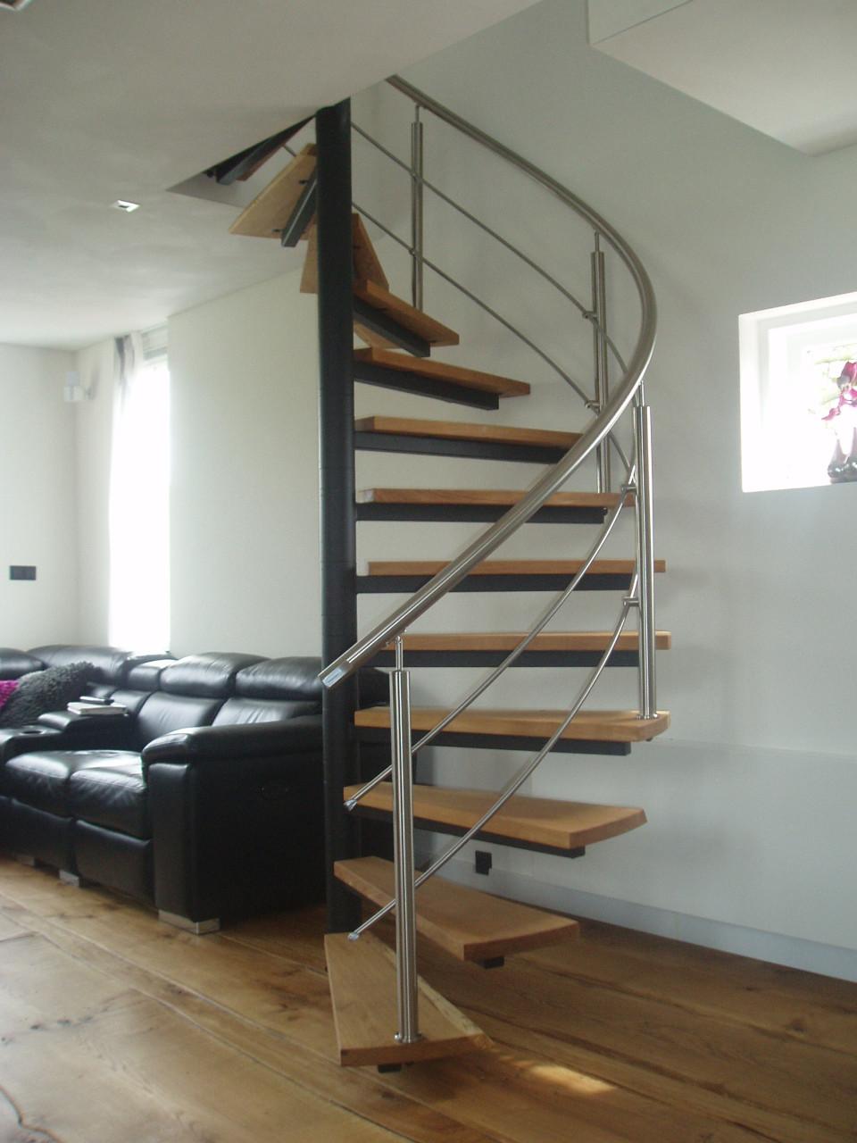 Stalen spiltrappen op maat – Al meer dan 40 Jaar vakmanschap