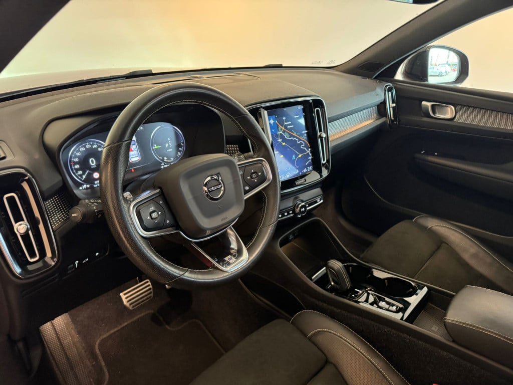 Volvo XC40 1.5 t5 twin engine r-design