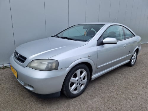 Opel Astra Coupé 2.2-16V