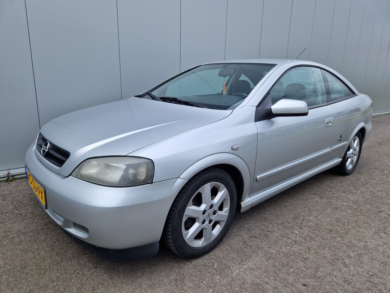 Opel Astra Coupé 2.2-16V