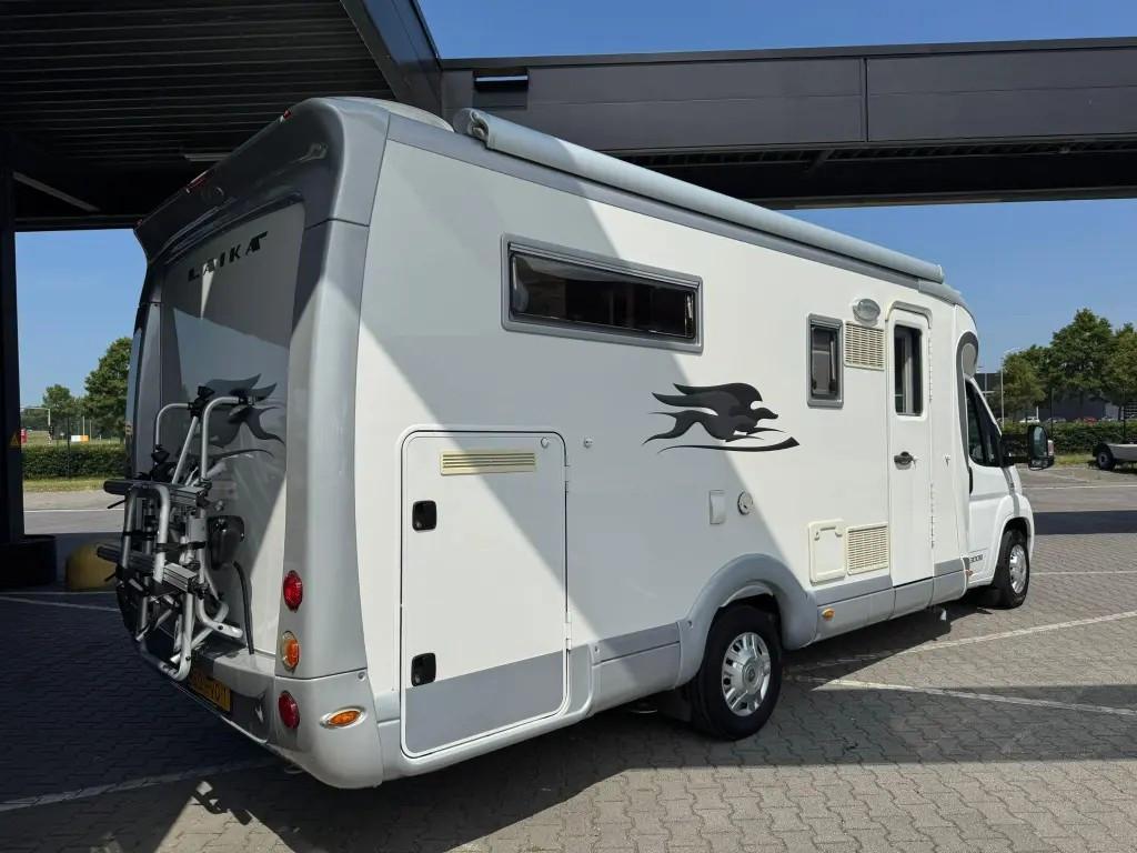 Laika Kreos 3009 | 2011 | 76.500 km | Zeer compleet |