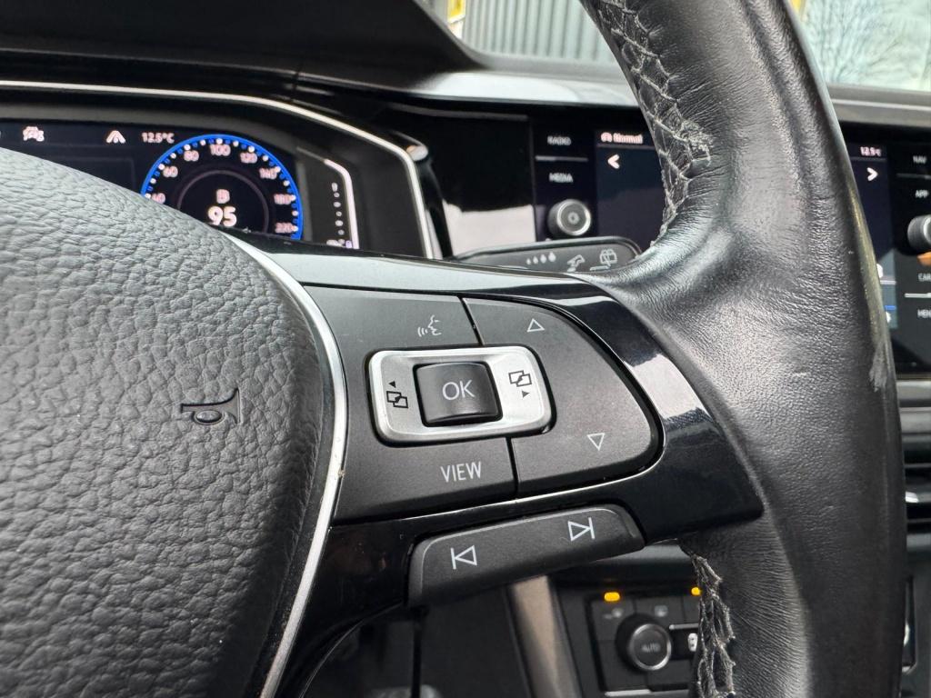 Volkswagen Polo 1.0 tsi highline - led - schuif/kantel dak - lm