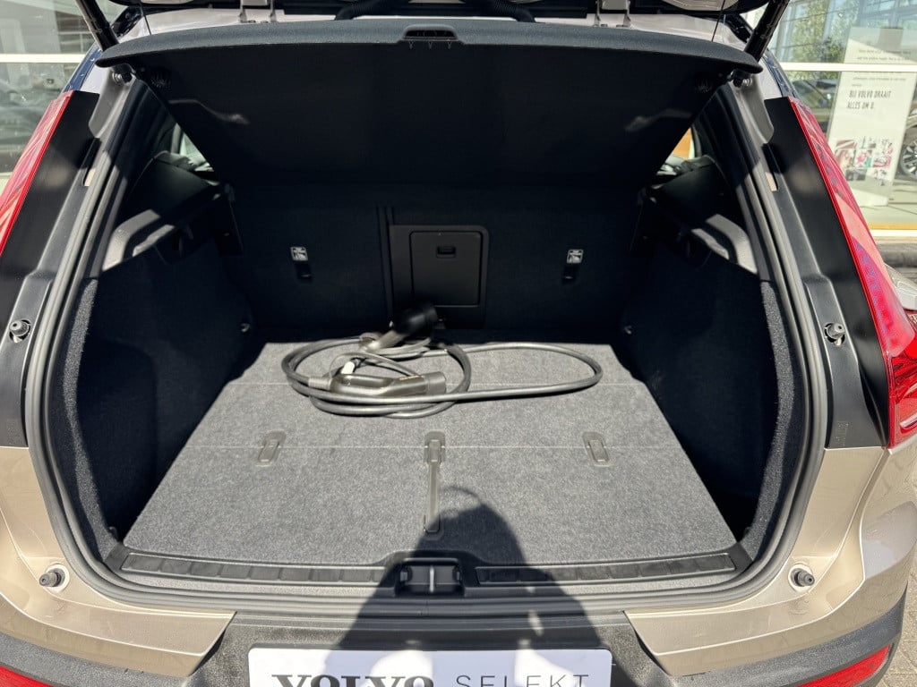 Volvo XC40 extended plus 82 kwh/252pk| adap.cruise| trekhaak| camera