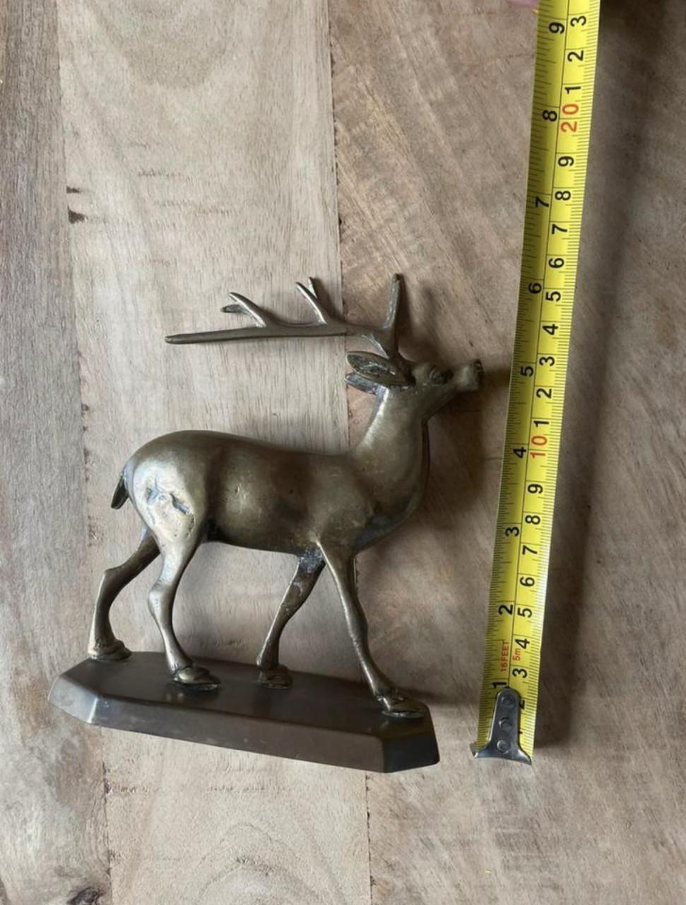 Bronzen beeldje hert