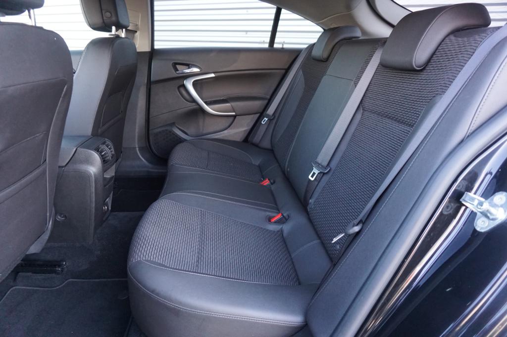 Opel Insignia 1.6 cdti innovation automaat - airco / navi / cruise / elektr