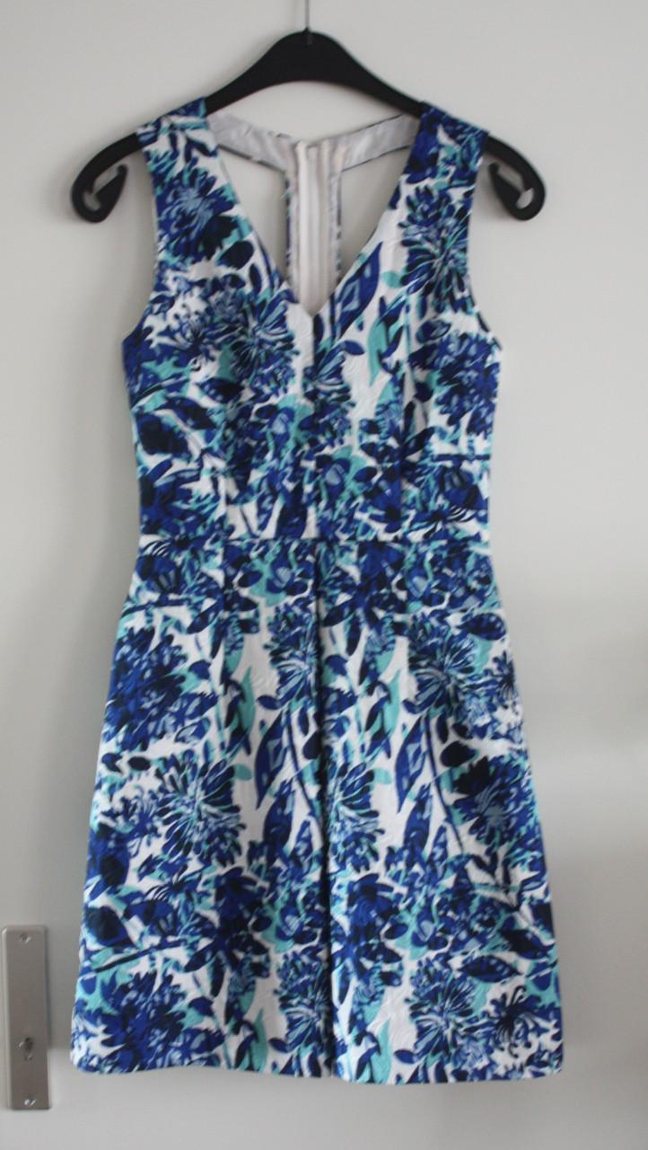 Nette jurk wit blauwe print  maat 34