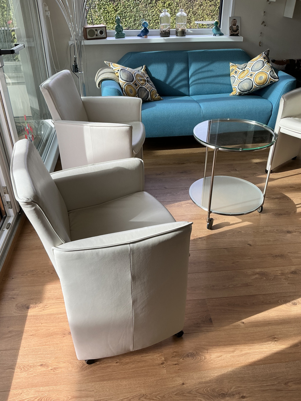 Te koop 4 leren Eetkamer stoelen