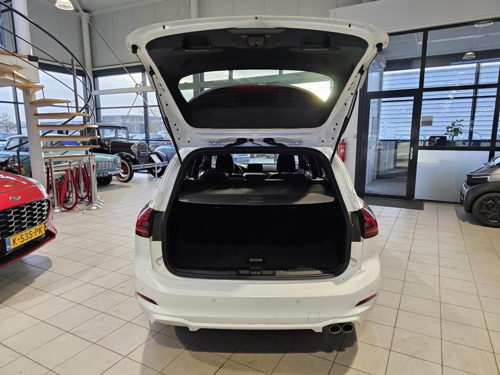 Ford Focus wagon 1.0 ecoboost hybrid st line x