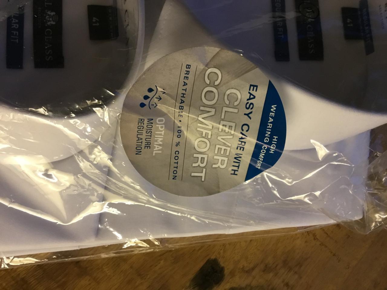 Overhemden met korte mouwen.  Nieuw in verpakking.