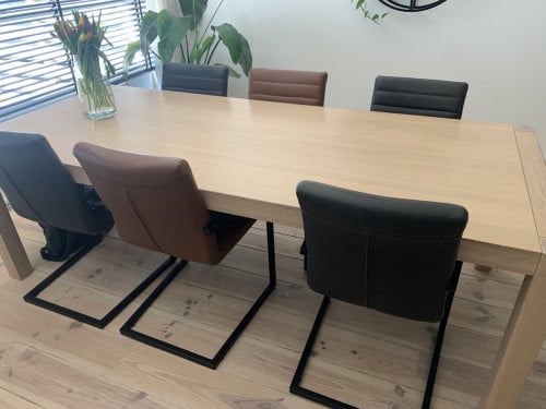 Mooie eetkamertafel te koop