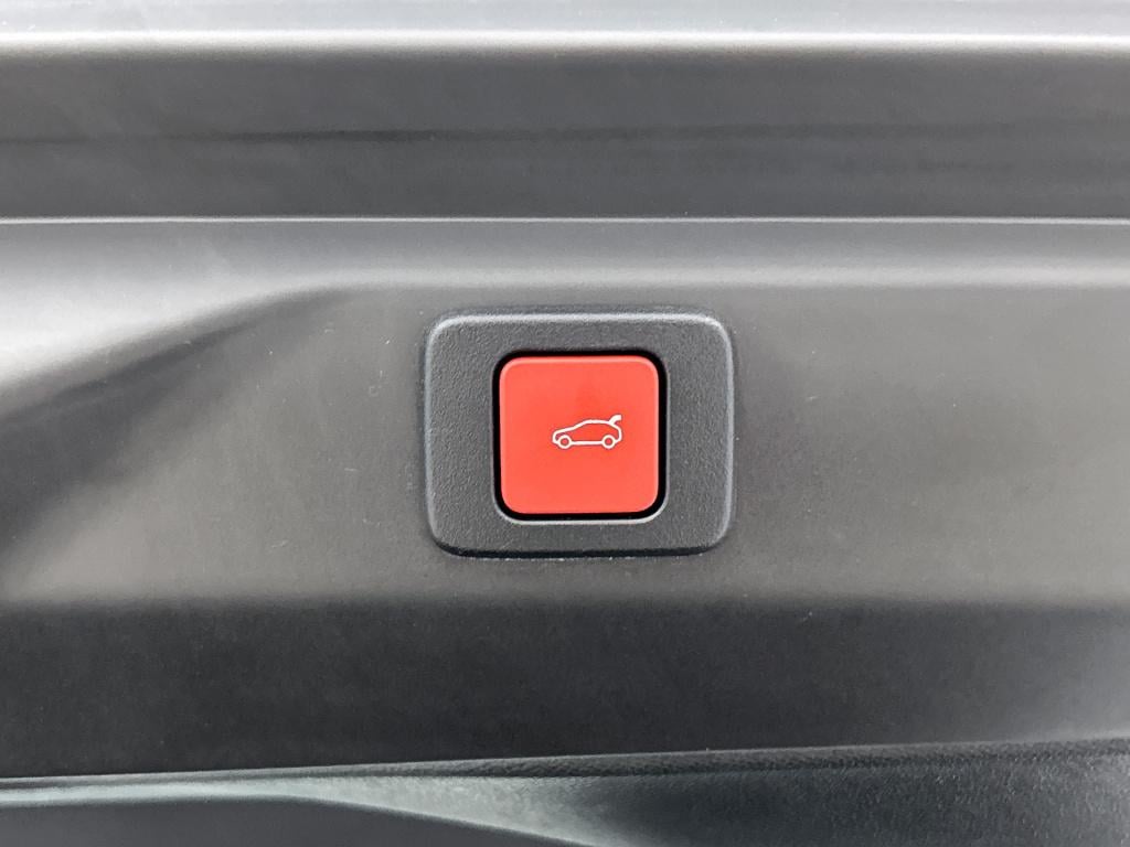 Peugeot 3008 1.2 hybrid 145 gt | rijklaar |