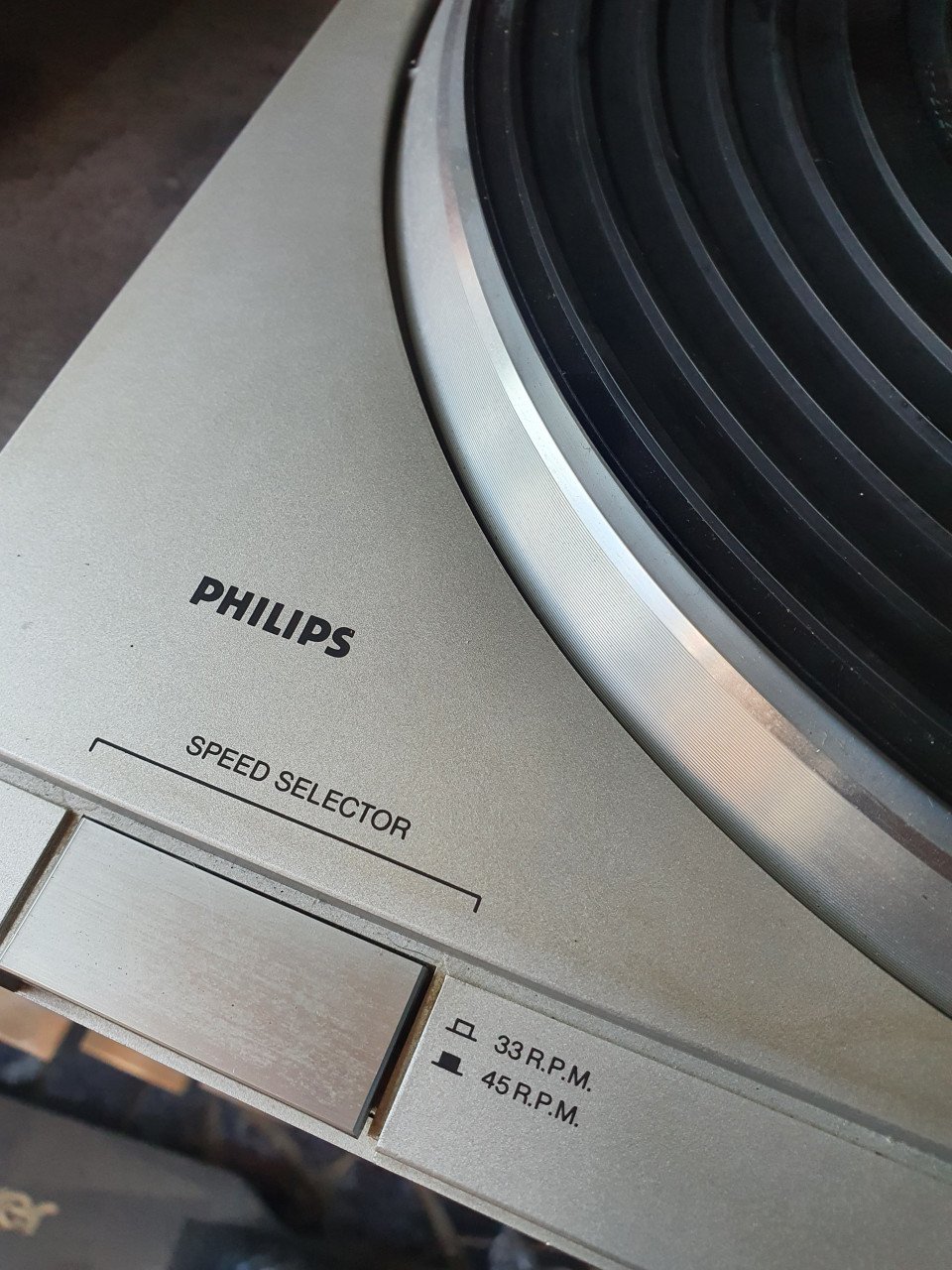 Nog werkende vintage Philips F 7135 draaitafel in goede staat....