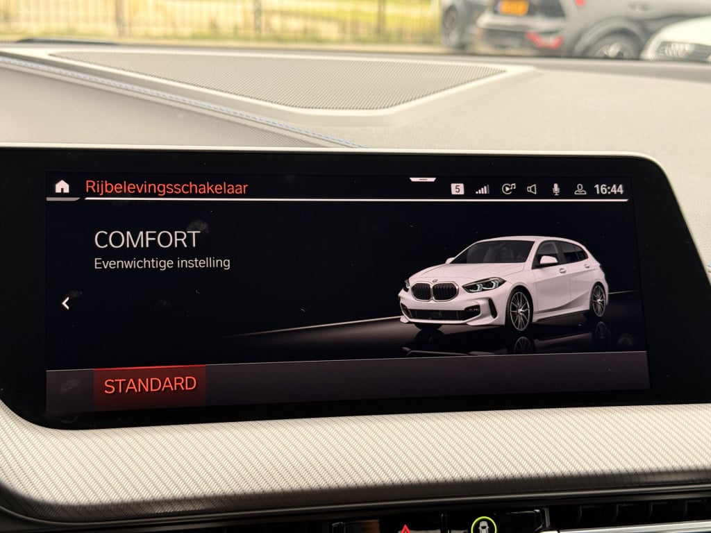 BMW 1 Serie 118i executive m-sport | stoelverwarming | led | stuurverwarmin