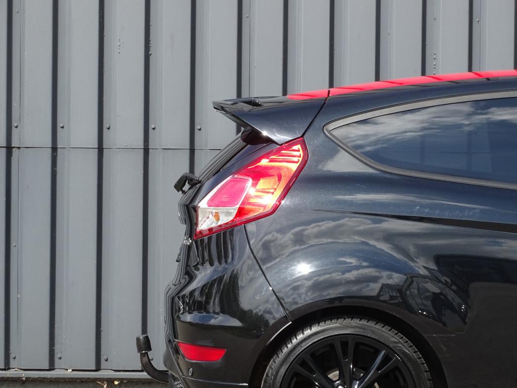 Ford Fiesta 1.0 ecoboost black edition 140pk | bluetooth | 17"