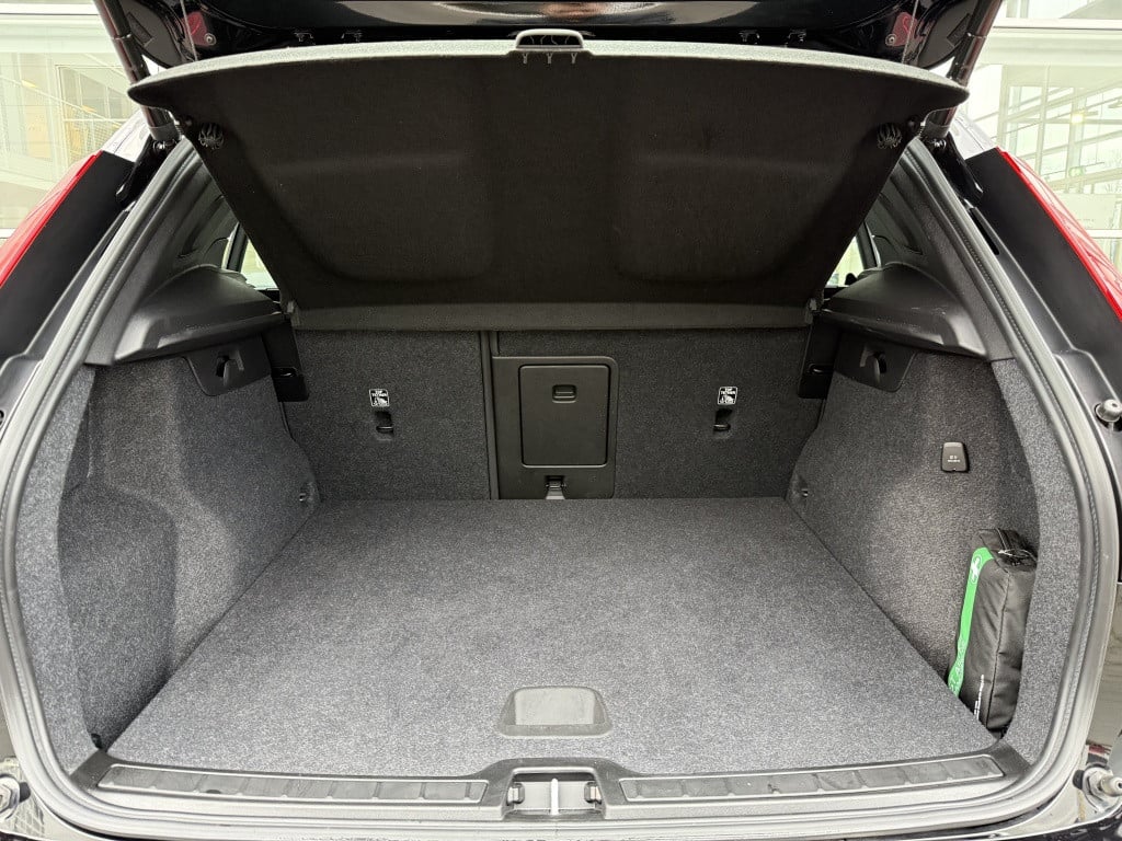Volvo XC40 t4 211pk recharge inscription exp| navi| climate| camera| dab+|