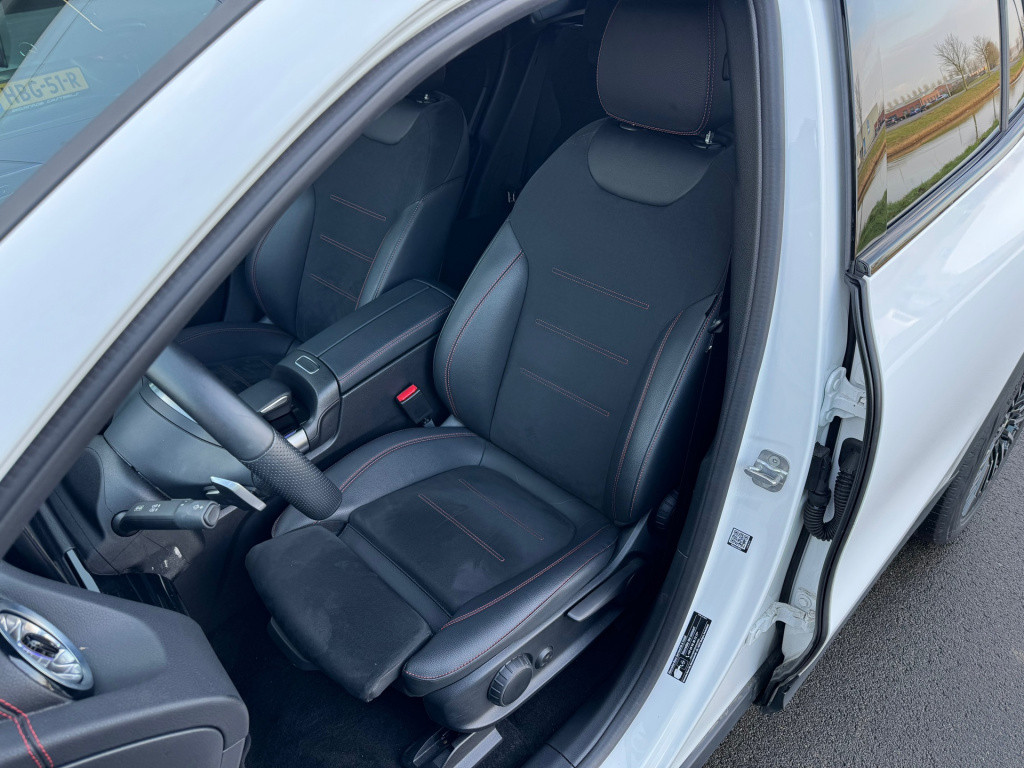 Mercedes-Benz Eqa 250 amg line 67 kwh automaat , night-pakket