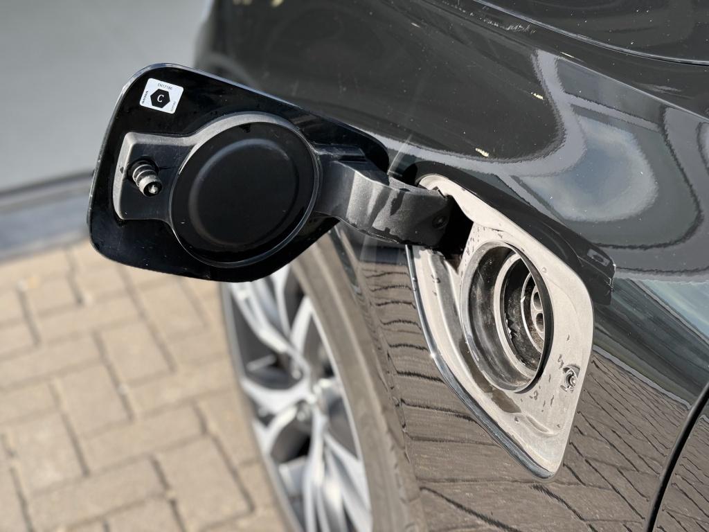 Volvo S60 t8 390pk recharge r-design| panodak| adap.cruise| trekhaak|camer