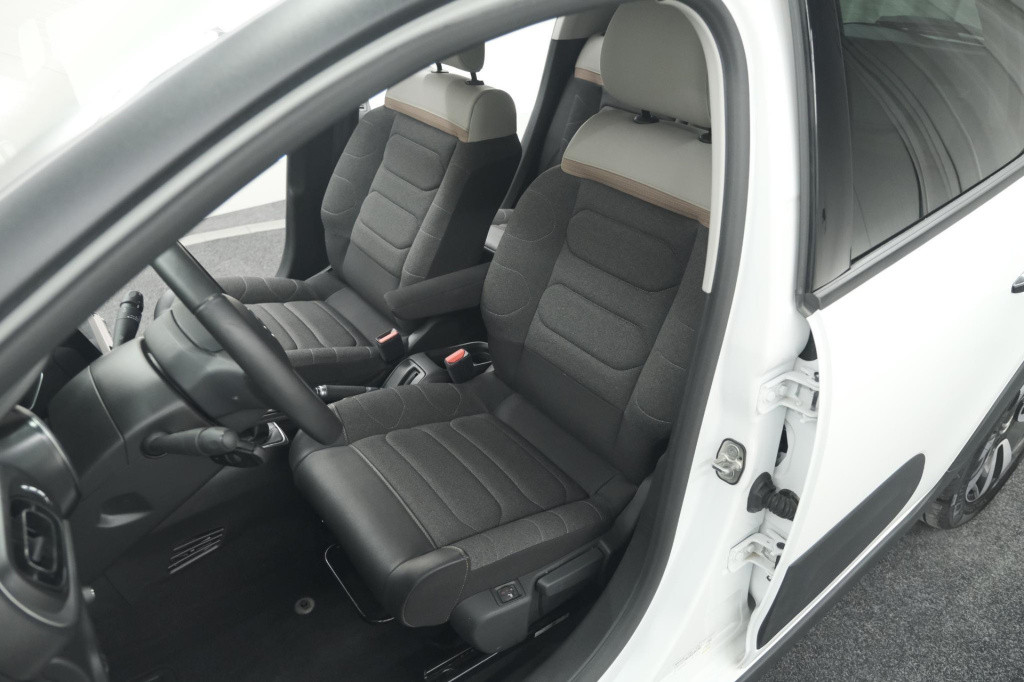 Citroen C3 puretech 82 shine | stoelverwarming | apple carplay | parkeersen