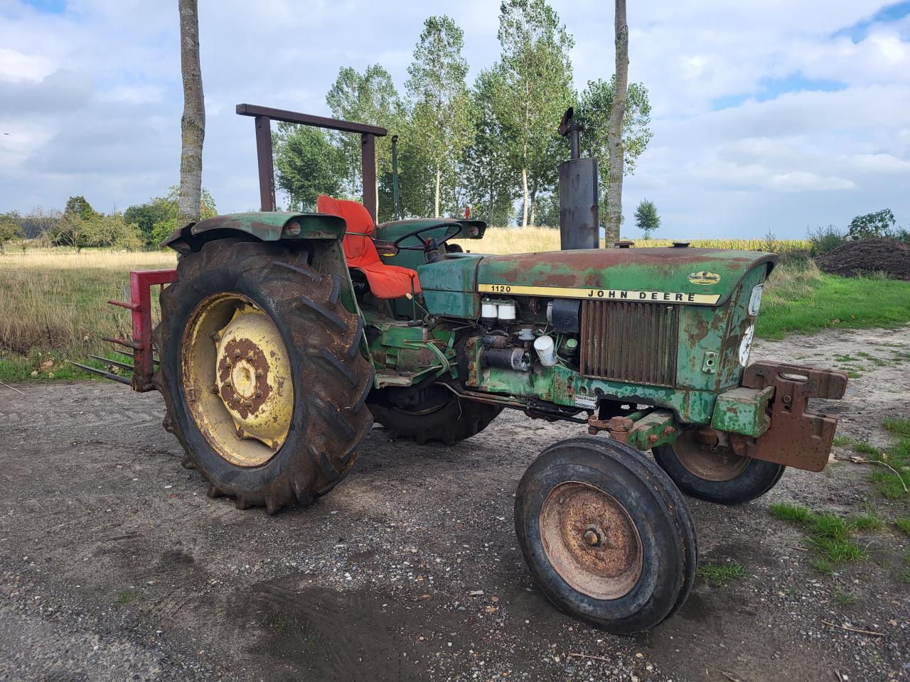 John Deere 1120