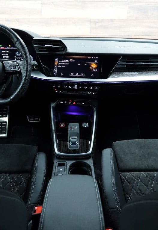 Audi A3 limousine 2.0 tfsi s3 quattro | cruise | matrix | alcantara |