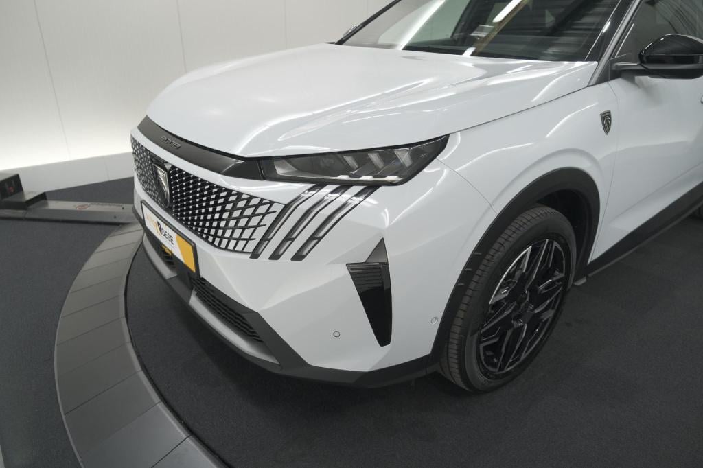 Peugeot 3008 1.2 hybrid 136 gt | panoramadak | focal audio | alcantara exec
