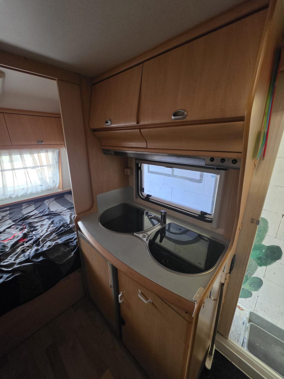 Caravan Hobby de luxe easy met mover voortent 2001
