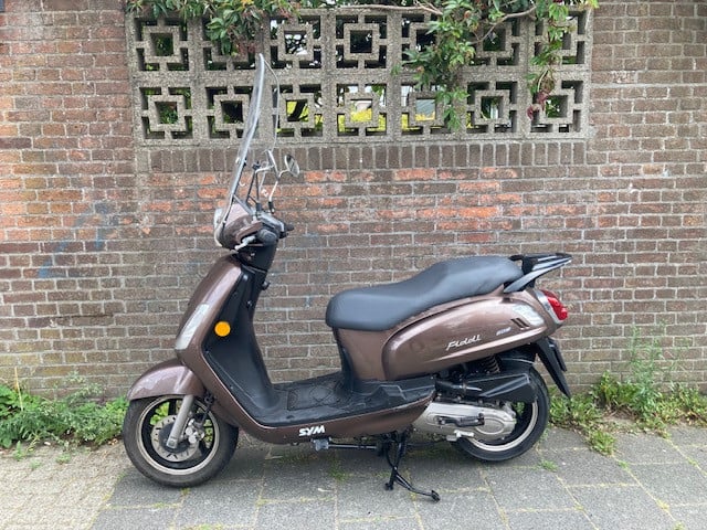 LEUKE SYM FIDDLE II 45 KM BROMSCOOTER ! BOUWJAAR 2016