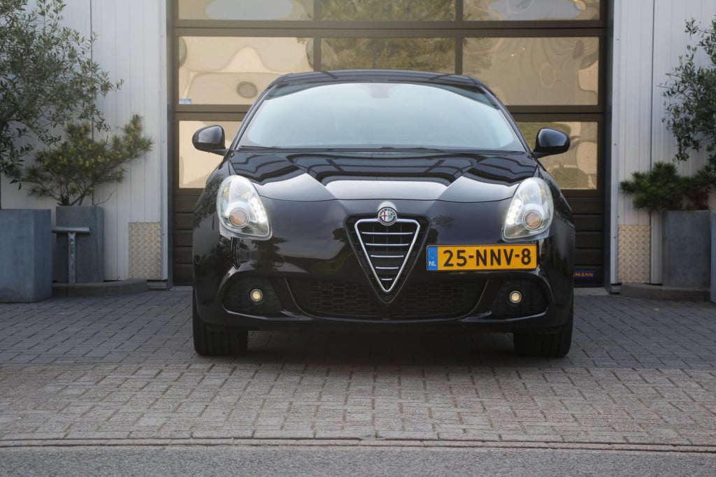 Alfa Romeo Giulietta 1.4 t distinctive - airco - cruise control -dealer oh!