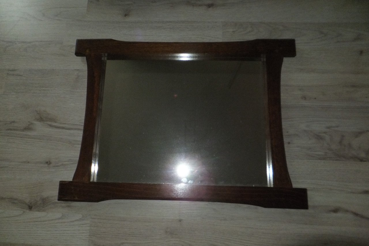 Houten spiegel