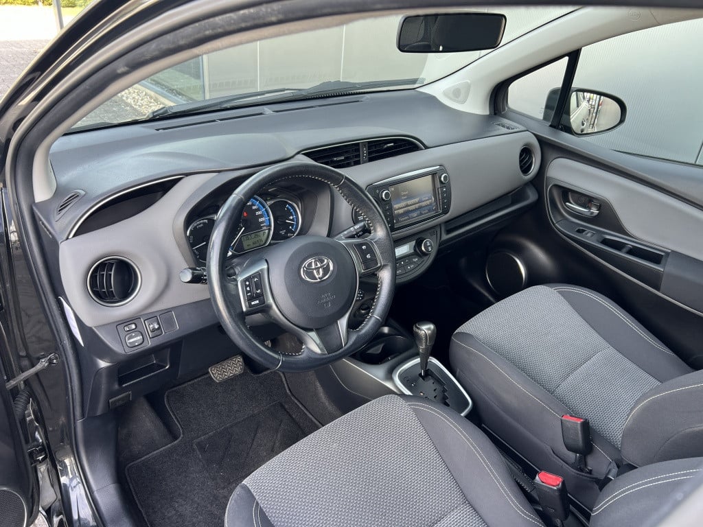 Toyota Yaris 1.5 hybrid lease