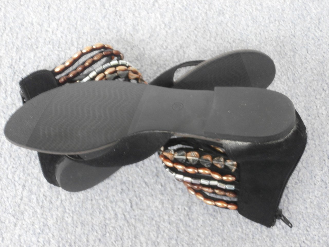 Nieuwe  Dames Teenslippers  Maat 38   voor  € 12,50