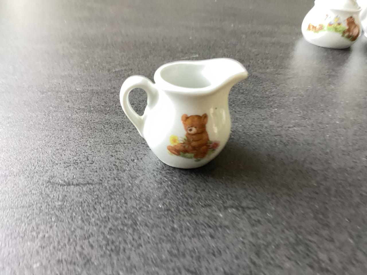 Kinderserviesje . Opdruk Beertjes