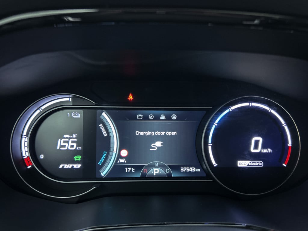 Kia E-niro executiveline 64 kwh | schuif-/kanteldak | 3-fase | jbl | stoelk