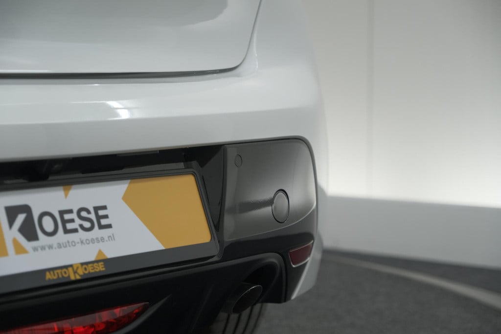Peugeot 208 puretech 100 allure pack | camera | apple carplay | stoelverwar