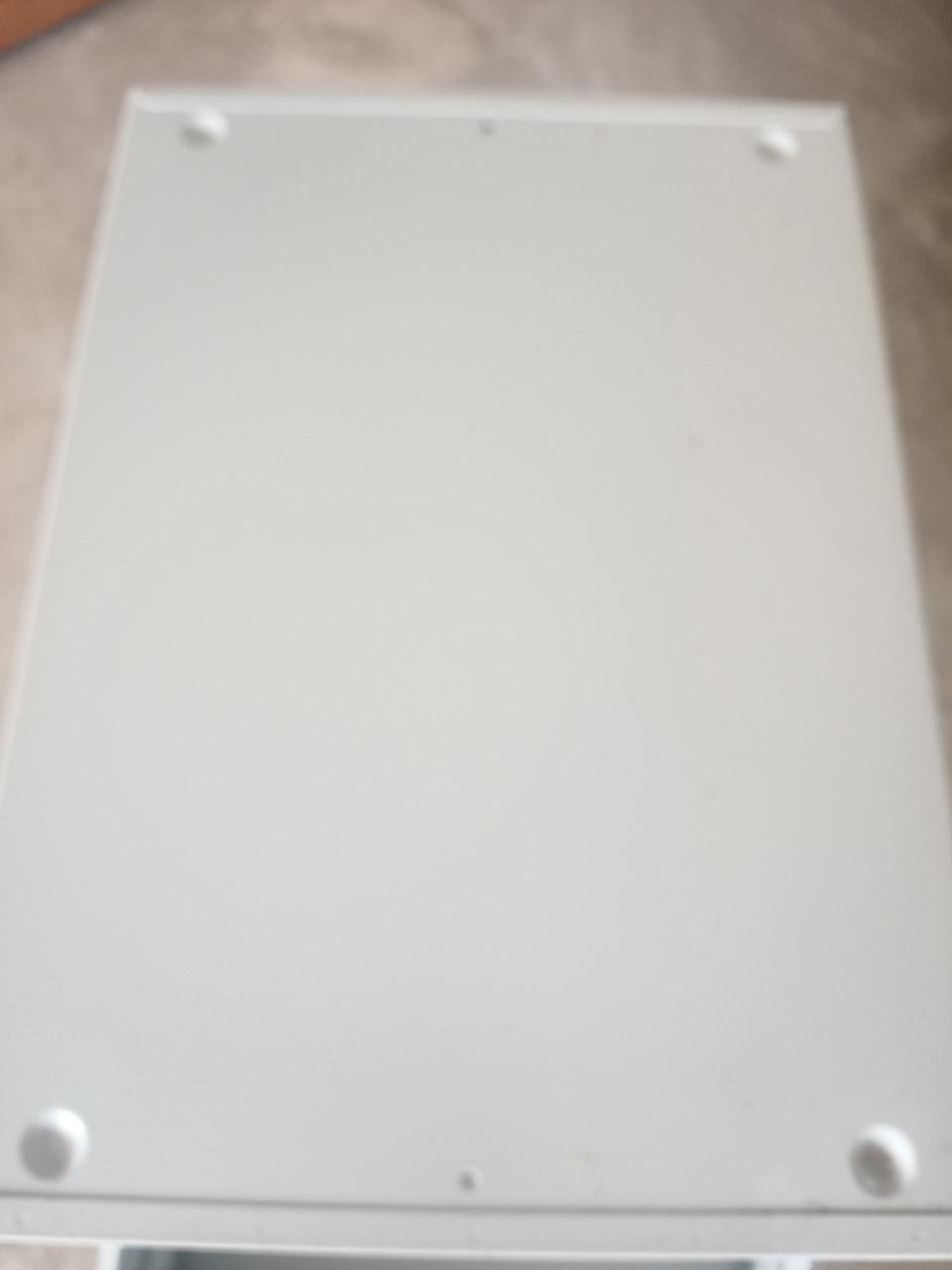 Metalen lades/kluisjes stapelbaar