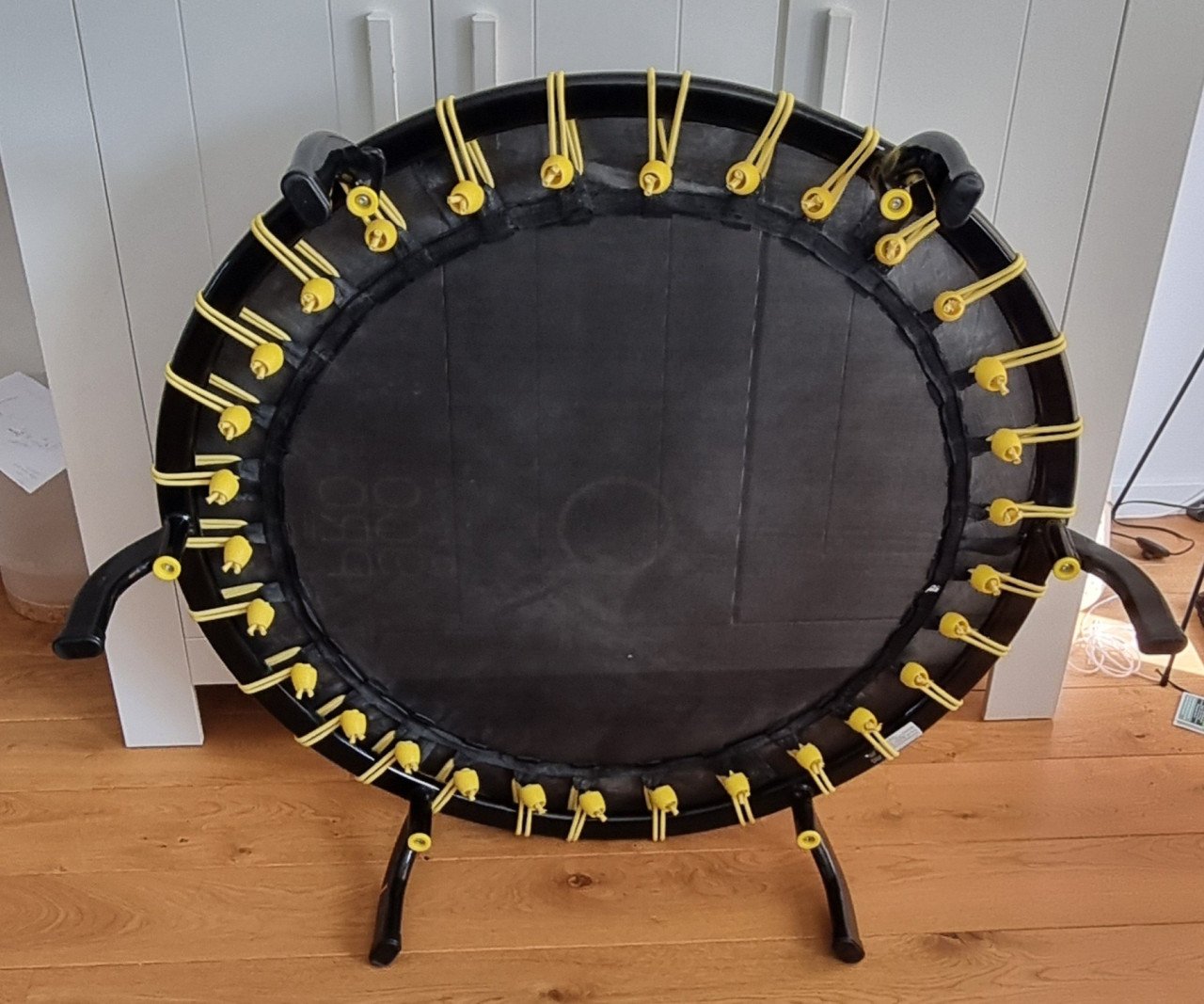 Fitness trampoline