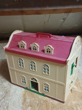 Poppenhuisje. Inklapbaar