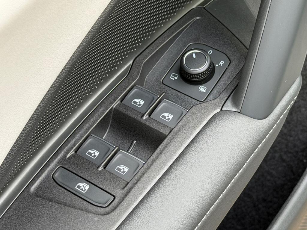 Volkswagen Tiguan 1.5 ehybrid elegance 204pk | panoramadak | trekhaak | 20"